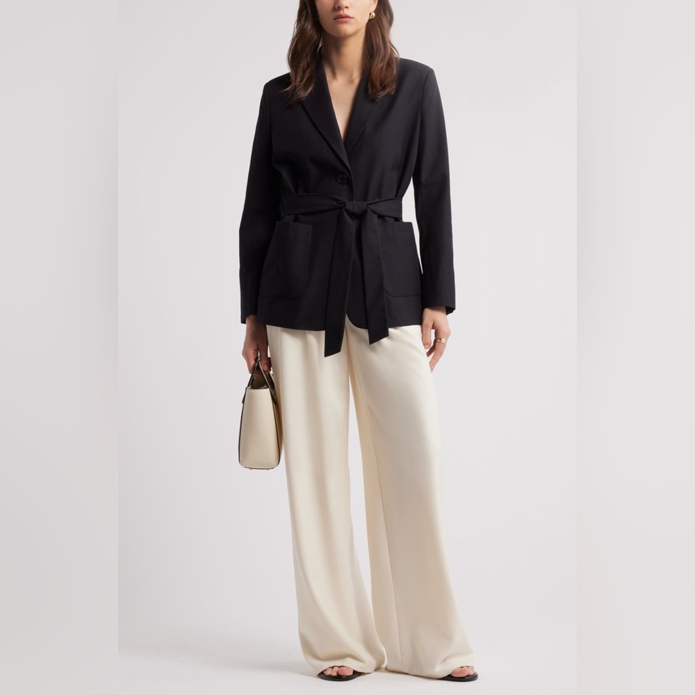 NWOT Nordstrom Single Breast Belted Blazer. Size Medium Color: Black